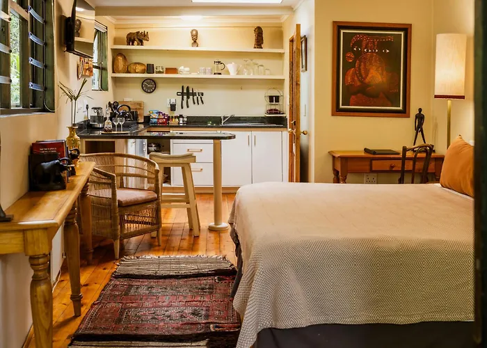 Hotel with view: Moontide Riverside Lodge